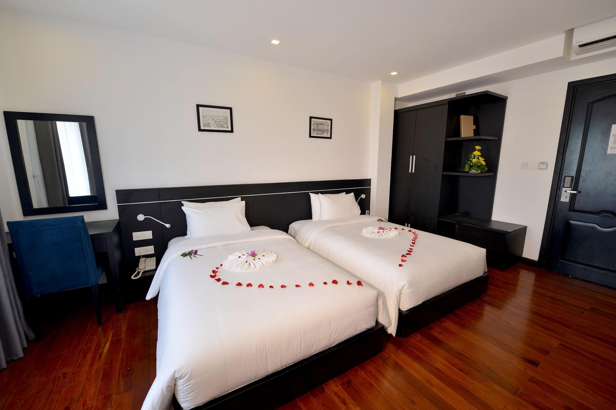 Nostalgia Hotel And Spa Hoi An Bagian luar foto