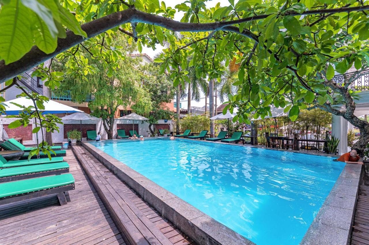 Nostalgia Hotel And Spa Hoi An Bagian luar foto