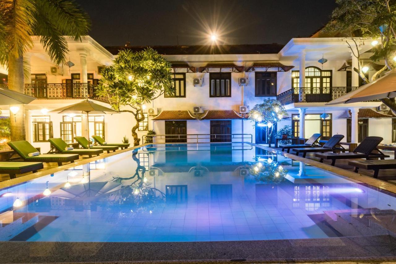 Nostalgia Hotel And Spa Hoi An Bagian luar foto