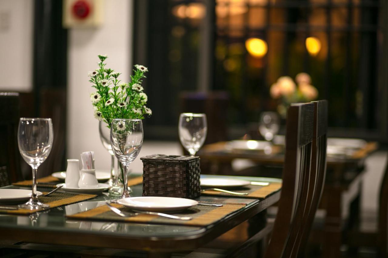 Nostalgia Hotel And Spa Hoi An Bagian luar foto